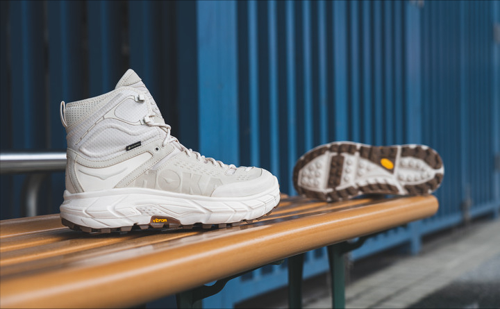 还在穿老土的登山鞋?当下最热门的hoka one one开箱