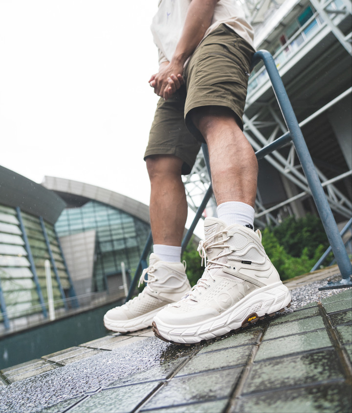 还在穿老土的登山鞋?当下最热门的hoka one one开箱