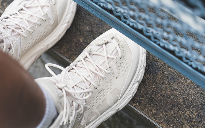还在穿老土的登山鞋?当下最热门的hoka one one开箱